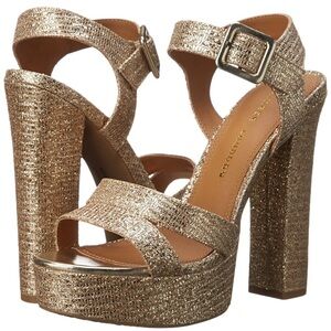 HOLIDAYS✨Chinese laundry gold platform size 7.5